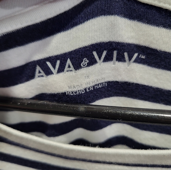 Ava & Viv Crewneck Striped Top - Picture 4 of 6